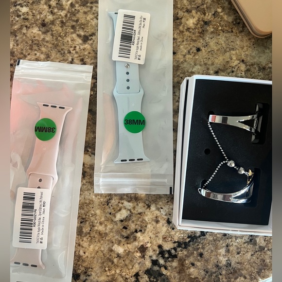 Apple Watch straps - Picture 1 of 2